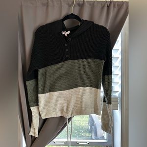 No Boundaries LONG Sleeve - MEDIUM - BLACK, GREEN, WHITE